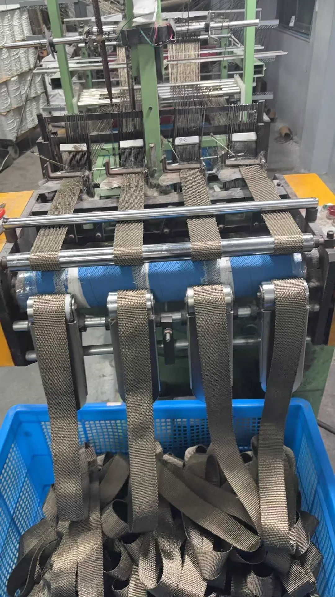 Basalt fiber tape weaving